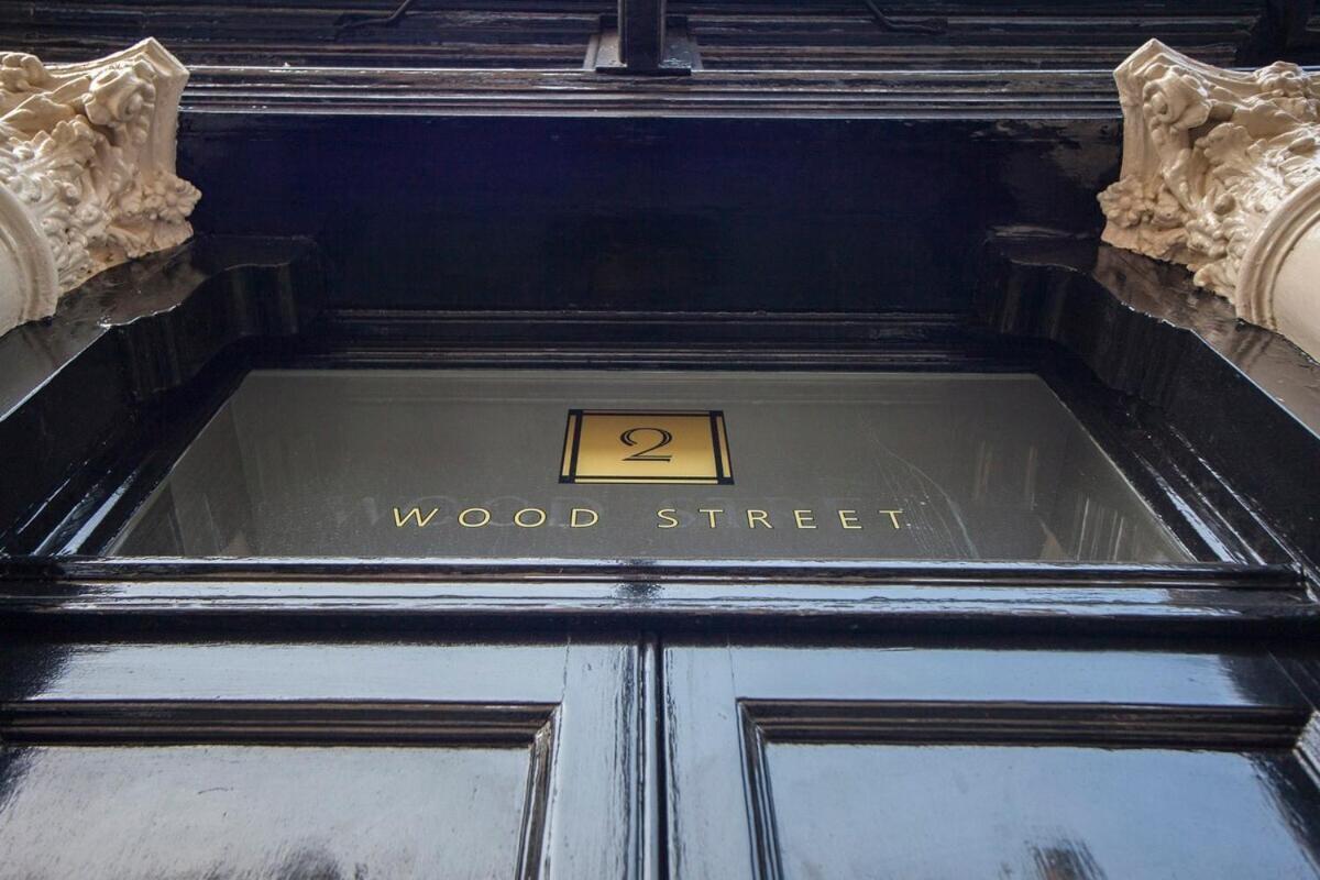 Stylish Wood Street Apartment Bath Exterior photo