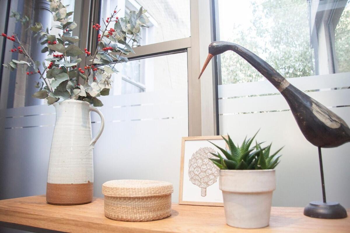 Stylish Wood Street Apartment Bath Exterior photo
